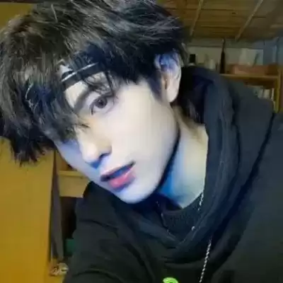 雍恨云